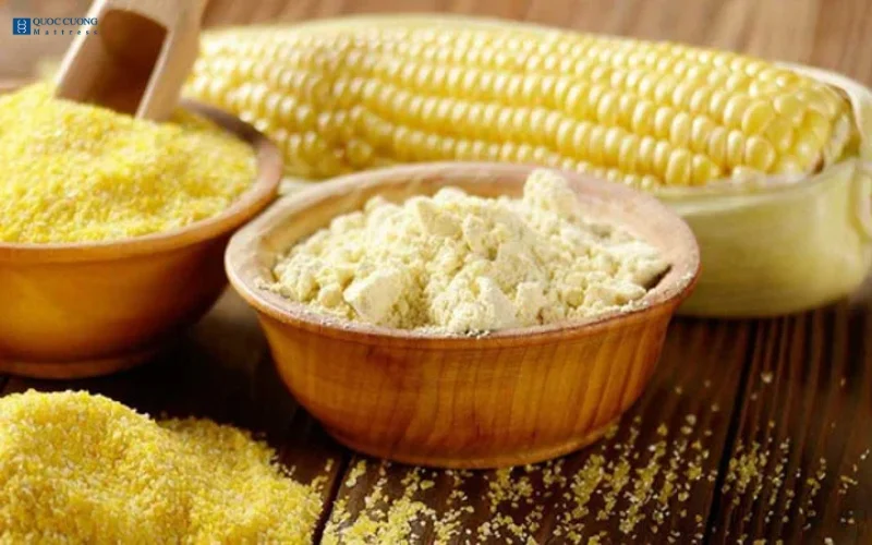 Sử dụng bột bắp và nước để xử lý đệm bị dính nước tiểu