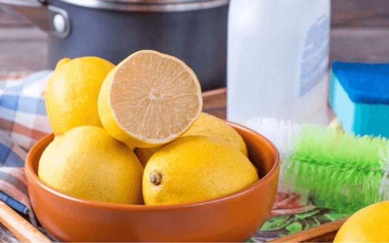 Cách xử lý đệm bị mốc bằng chanh tươi