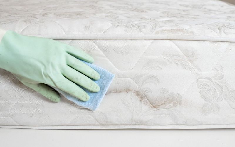 Mẹo giúp đệm lò xo luôn sạch thơm, bền đẹp như mới sau khi giặt đệm lò xo