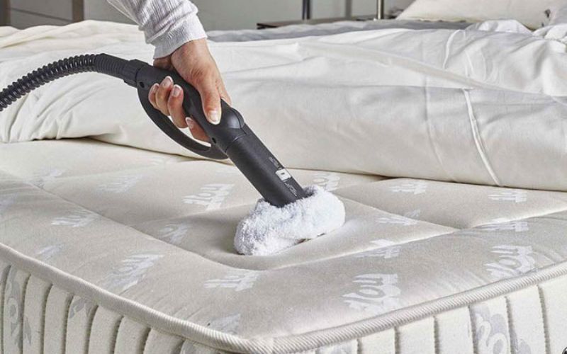 Xử lý vết ố, mùi hôi thường gặp trên đệm lò xo