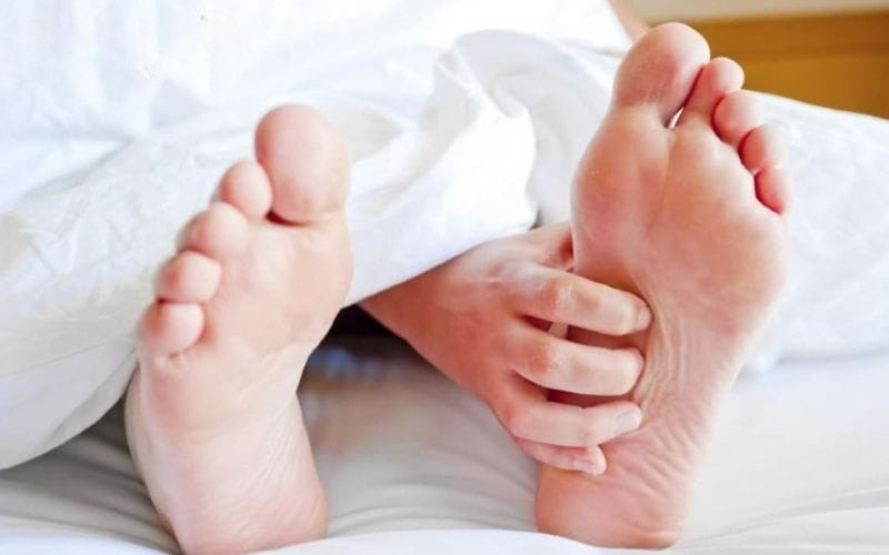 Mồ hôi cơ thể và môi trường phòng ngủ ẩm thấp