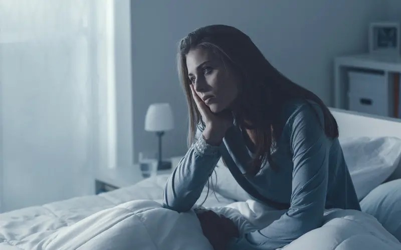 Thức dậy lúc 3h sáng do mất ngủ